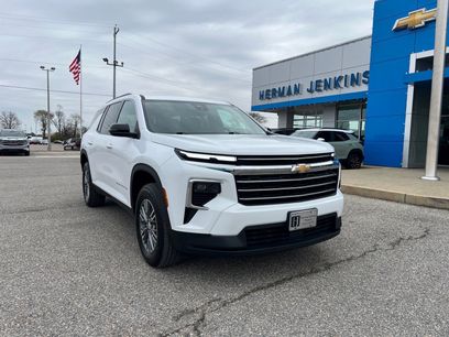 Certified 2025 Chevrolet Traverse LT