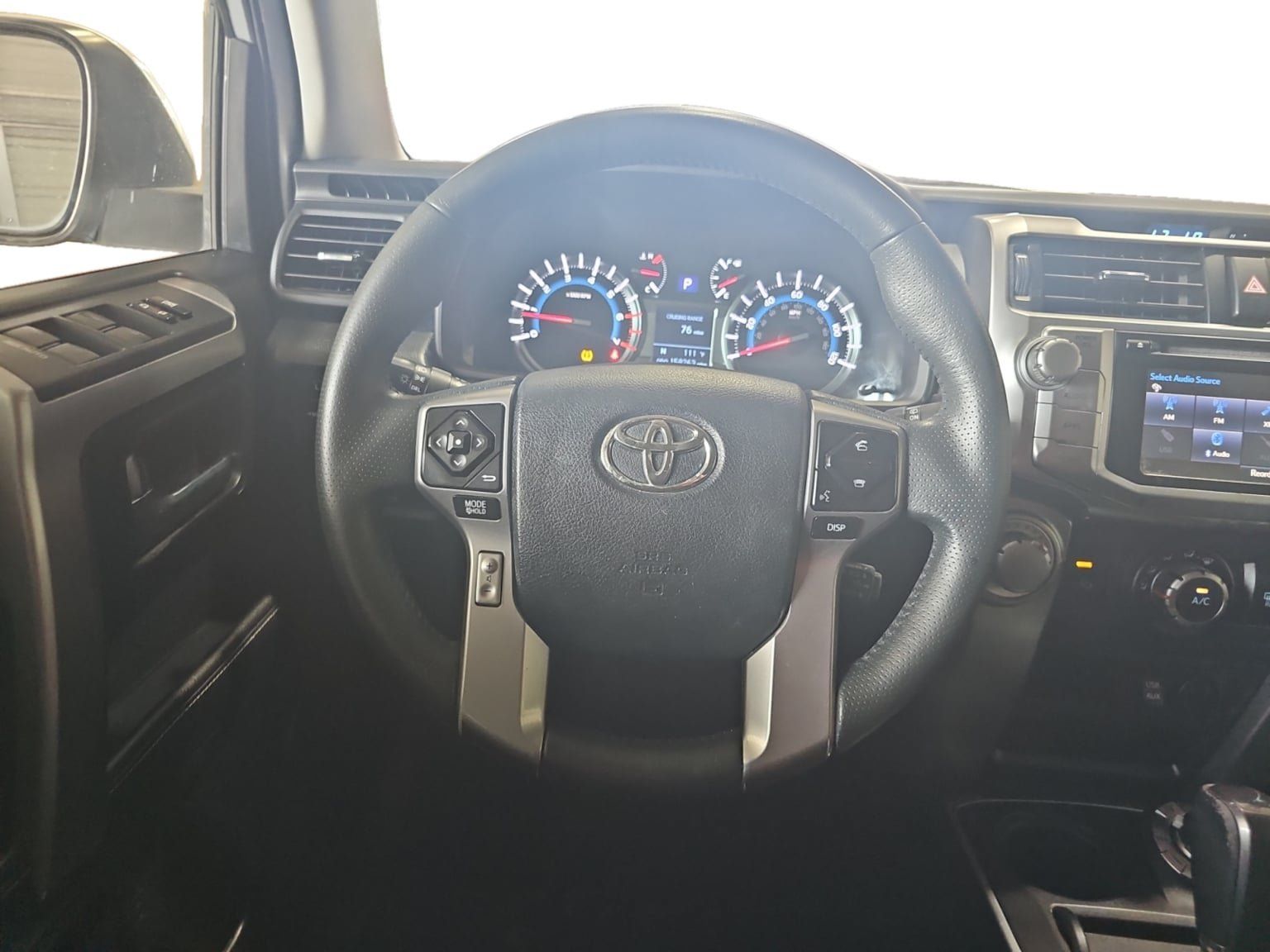 Used 2016 Toyota 4Runner SR5 AWD/4WD image 13