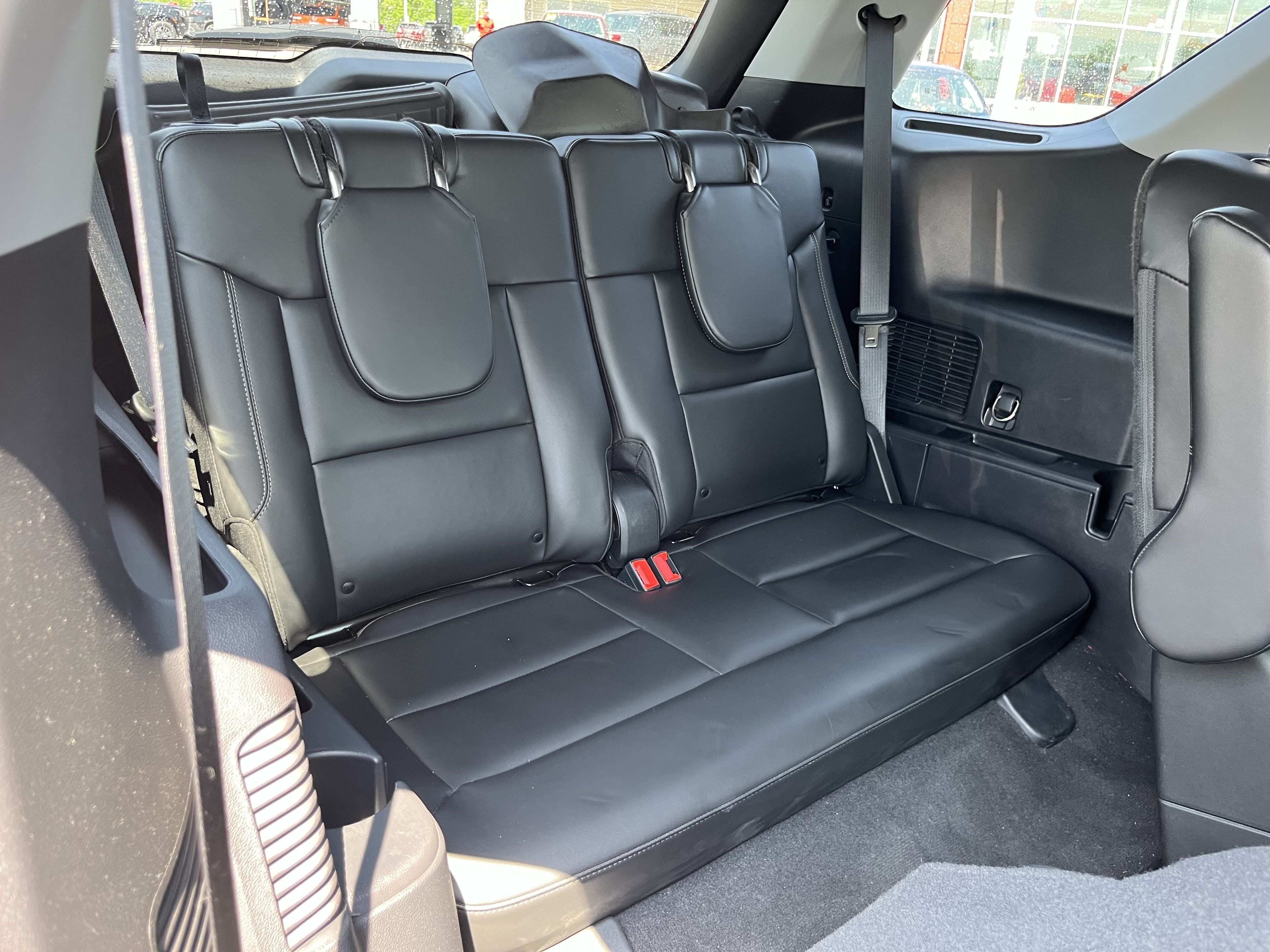Used 2022 Ford Explorer XLT w/ Equipment Group 202A AWD/4WD image 5
