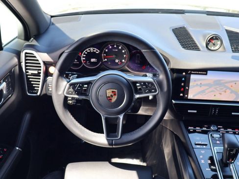 Certified 2023 Porsche Cayenne Platinum Edition AWD/4WD image 16