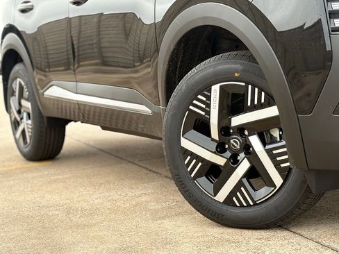 New 2026 Nissan Kicks SV w/ SV Premium Package image 9