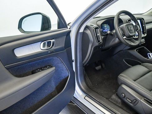 New 2026 Volvo XC40 B4 Plus w/ Climate Package image 21