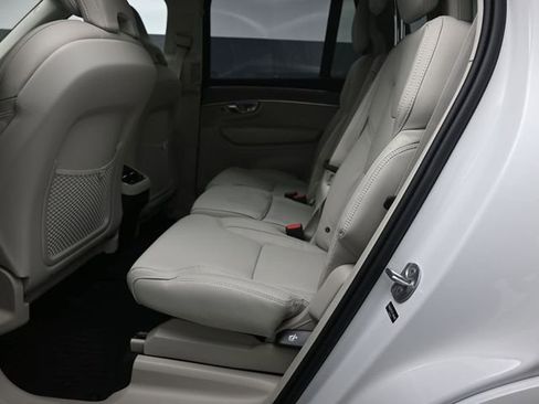 New 2026 Volvo XC90 B6 Ultra w/ Protection Package image 21