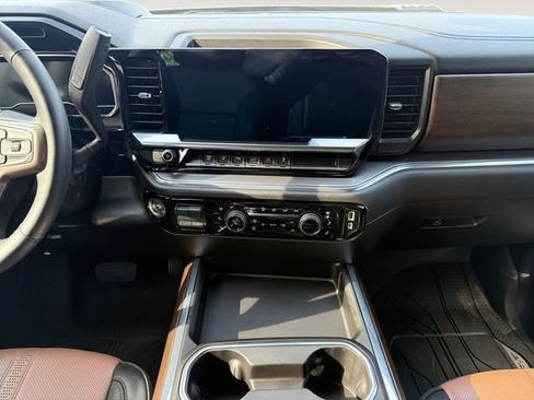 Used 2024 Chevrolet Silverado 3500 High Country w/ Technology Package image 11