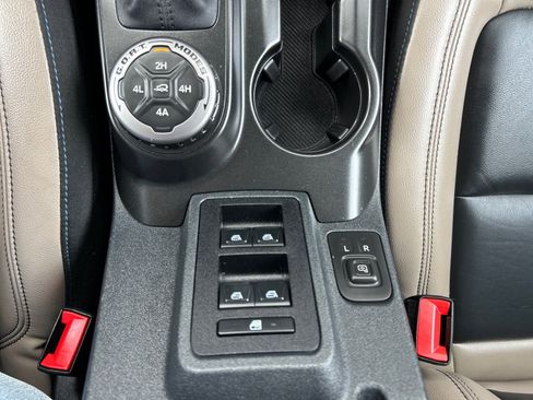 Used 2023 Ford Bronco Wildtrak AWD/4WD image 30