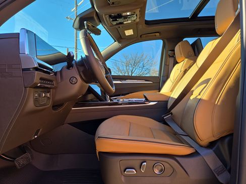 New 2026 Cadillac Escalade Luxury w/ Touring Package image 16