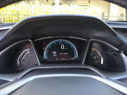 Used 2017 Honda Civic EX-L image 31