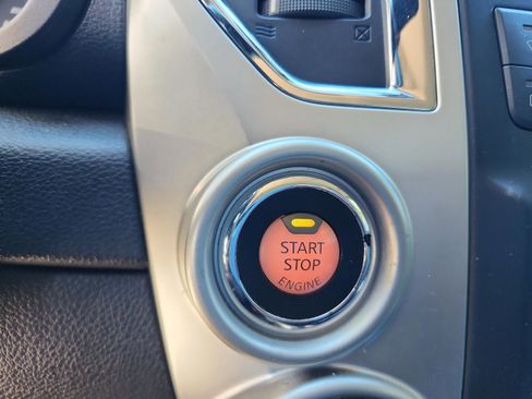 Used 2017 Nissan Titan SL image 25