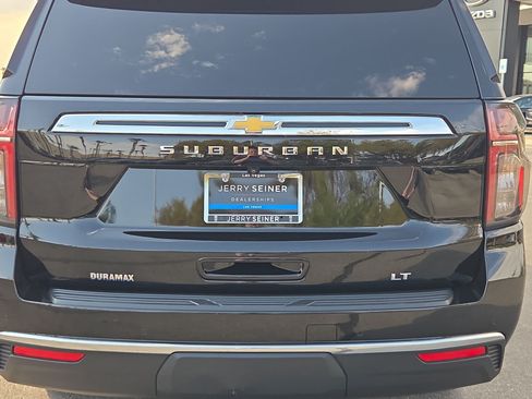 Used 2024 Chevrolet Suburban LT AWD/4WD image 13