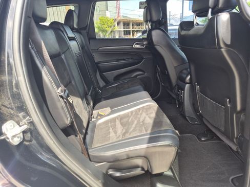 Used 2019 Jeep Grand Cherokee Altitude AWD/4WD image 31