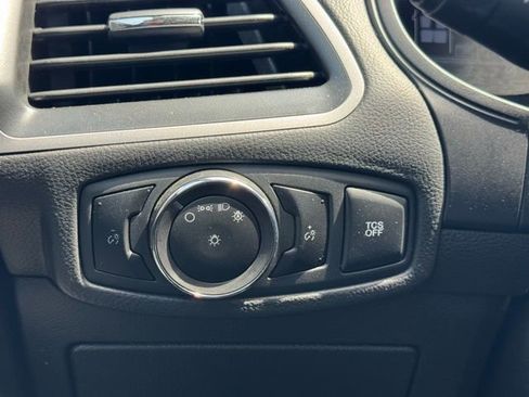 Used 2023 Ford Edge SEL image 17