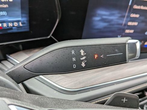 Used 2025 Chevrolet Tahoe Premier image 23