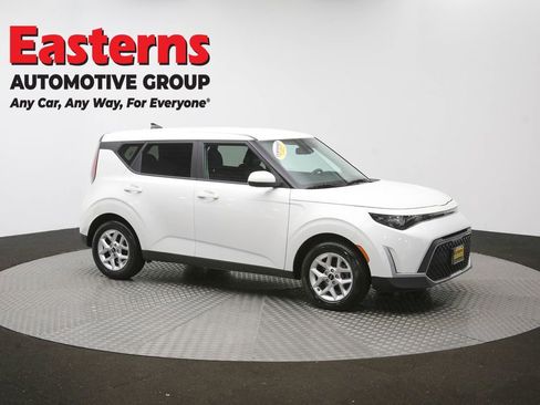 Used 2024 Kia Soul LX w/ Option Group 015 FWD image 45