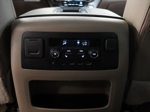 Used 2018 Chevrolet Tahoe LT AWD/4WD image 36