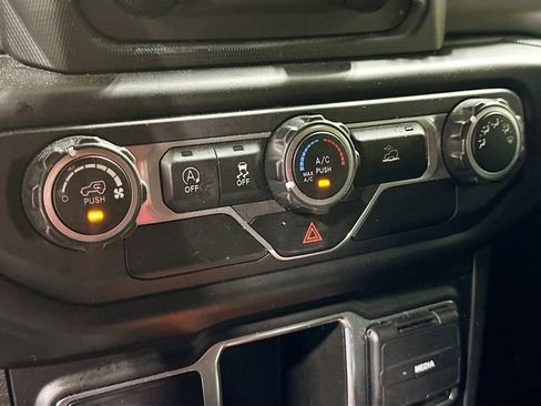 Used 2021 Jeep Wrangler Unlimited Sport AWD/4WD image 14