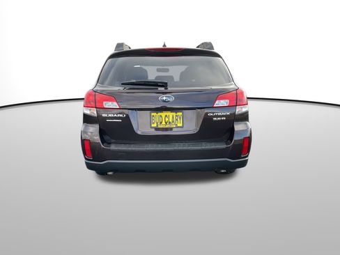 Used 2013 Subaru Outback 3.6R Limited w/ Special Appearance Pkg image 5