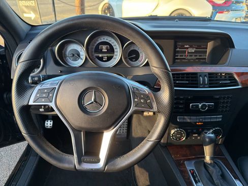 Used 2013 Mercedes-Benz C 250 Sedan image 22