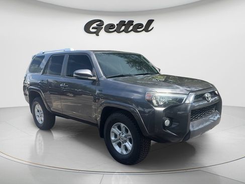 Used 2017 Toyota 4Runner SR5 Premium RWD image 3