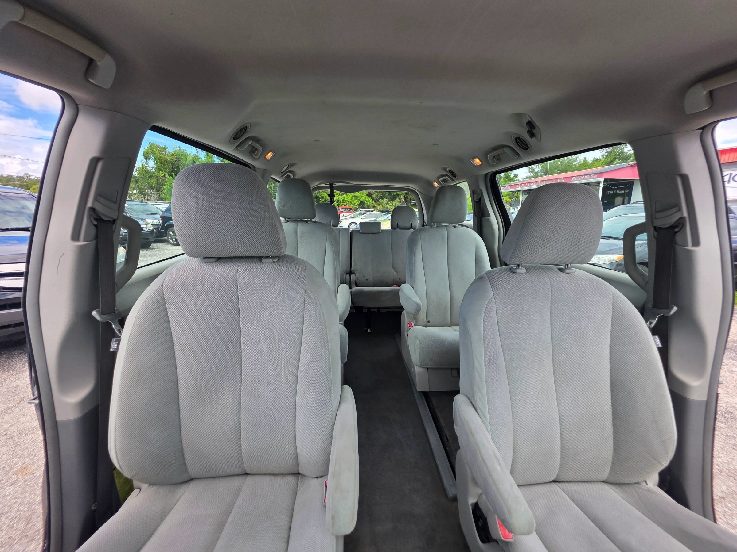 Used 2014 Toyota Sienna L FWD image 22