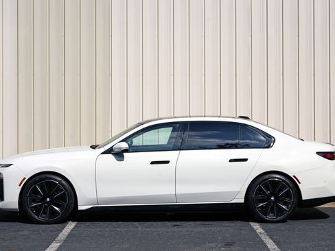 Used 2024 BMW i7 xDrive60 AWD/4WD image 58