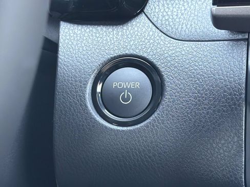 New 2026 Toyota Camry Hybrid FWD image 31