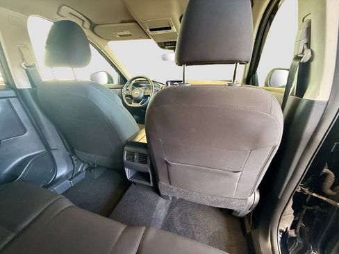 Used 2024 Nissan Rogue S AWD/4WD image 29