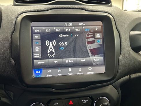 Used 2023 Jeep Renegade Latitude image 18