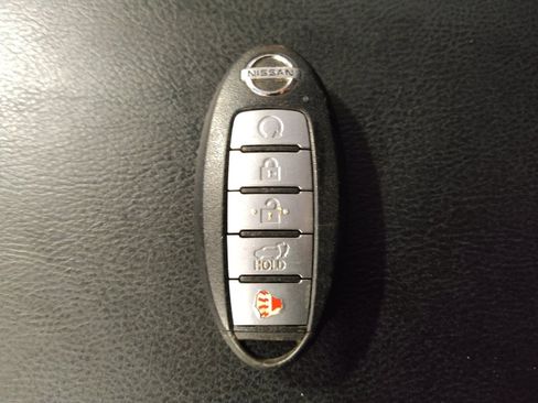Used 2019 Nissan Pathfinder SL FWD image 32