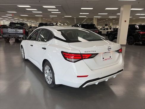 Used 2025 Nissan Sentra S image 5