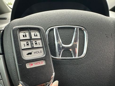 Used 2017 Honda Odyssey EX-L image 41
