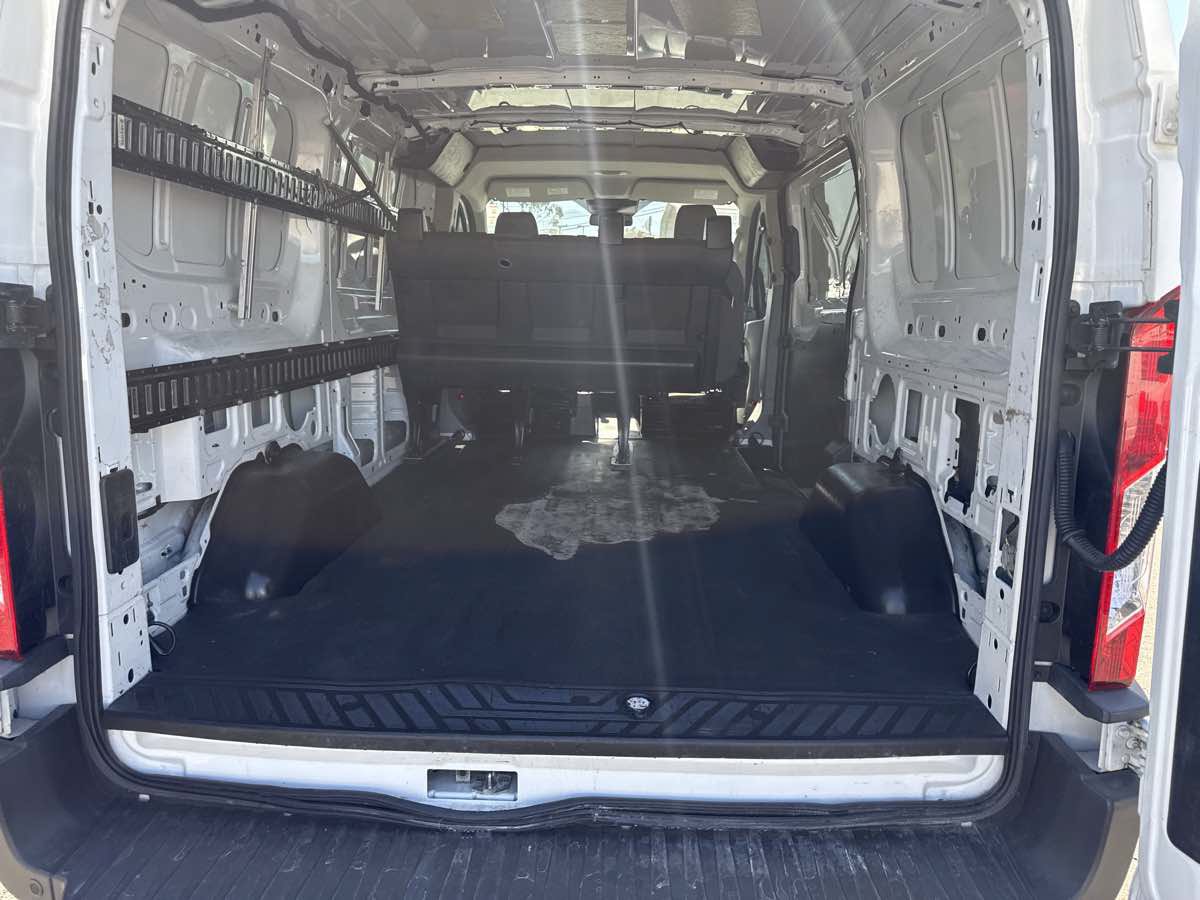 Used 2018 Ford Transit 250 130 Low Roof RWD image 9