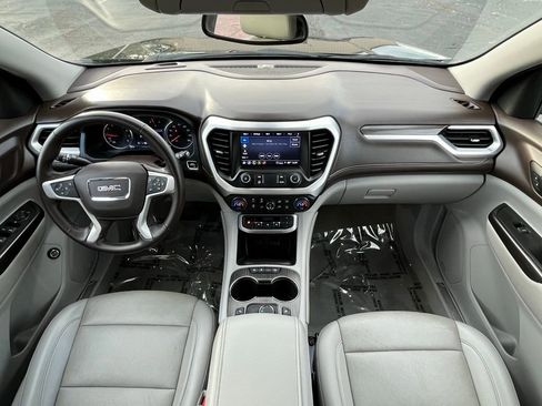 Certified 2023 GMC Acadia SLT FWD image 11