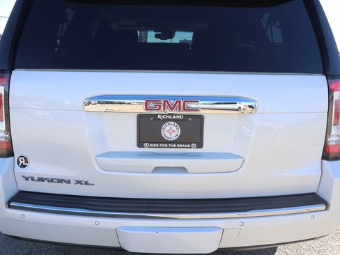 Used 2017 GMC Yukon XL Denali w/ Open Road Package image 6