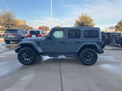Used 2024 Jeep Wrangler Unlimited Rubicon image 3