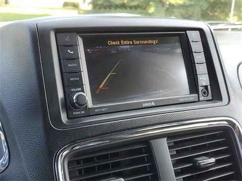 Used 2018 Dodge Grand Caravan GT FWD image 17