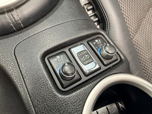 Used 2010 Nissan 370Z Touring RWD image 43