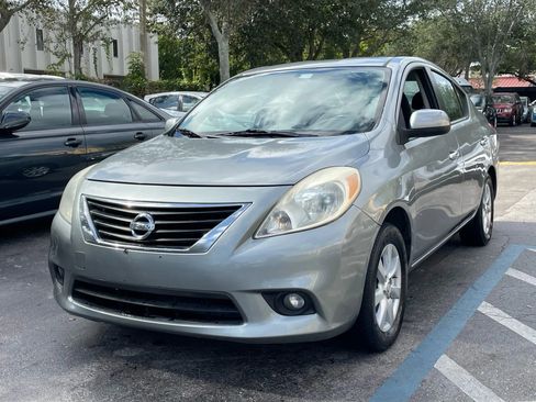 Used 2012 Nissan Versa SL image 5