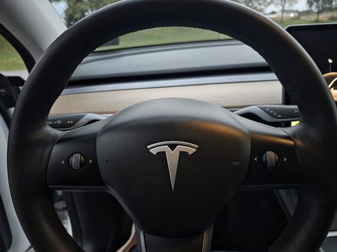 Used 2021 Tesla Model Y Long Range image 21