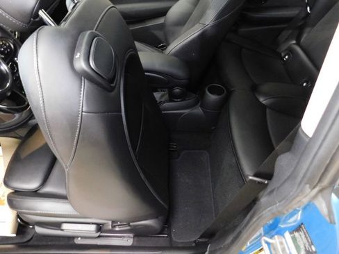 Used 2018 MINI Cooper 2-Door Hardtop FWD image 41