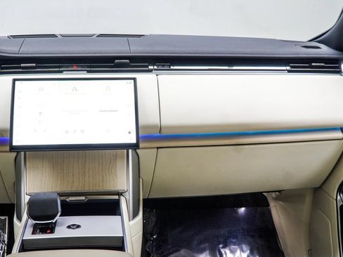 Used 2024 Land Rover Range Rover SE AWD/4WD image 18