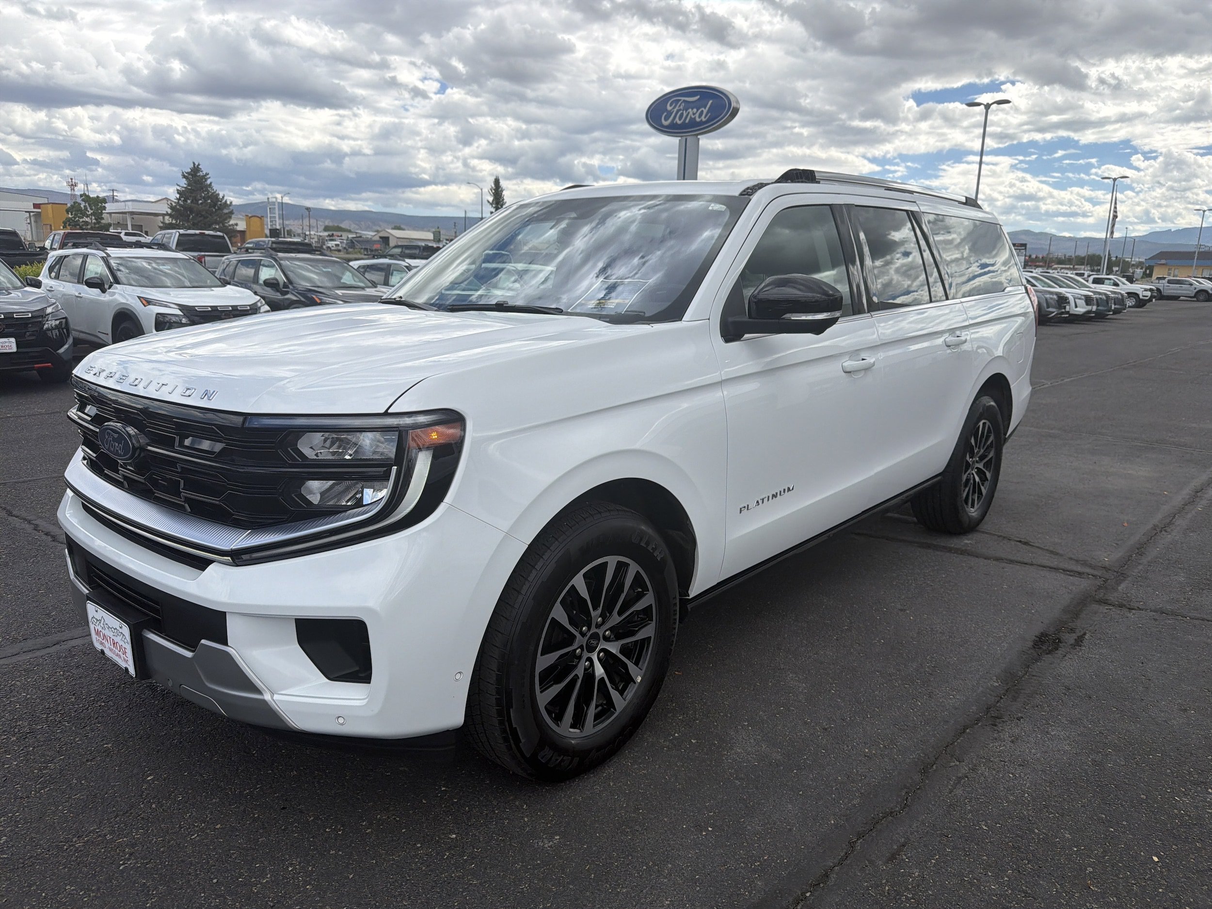 Used 2025 Ford Expedition Max Platinum AWD/4WD image 1