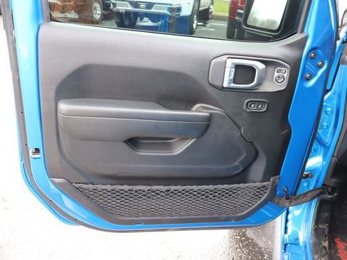 Used 2022 Jeep Wrangler Unlimited Rubicon w/ Cold Weather Group image 29