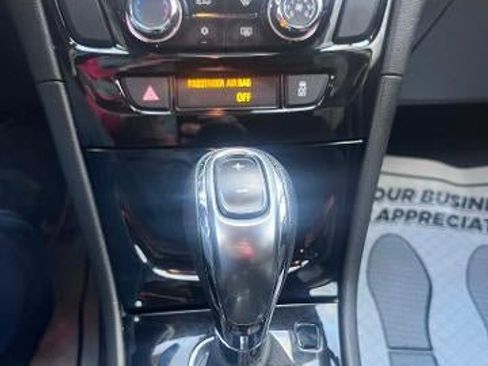 Used 2022 Buick Encore Preferred image 10