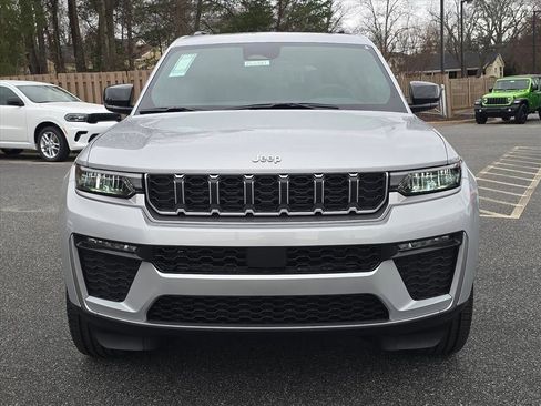 New 2026 Jeep Grand Cherokee L Limited image 15