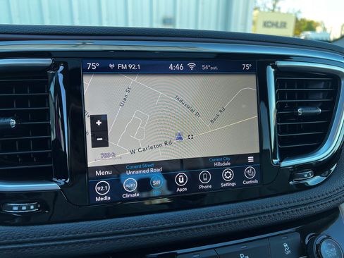 Used 2020 Chrysler Pacifica Limited image 20