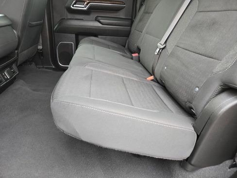 Used 2024 GMC Sierra 1500 SLE image 11