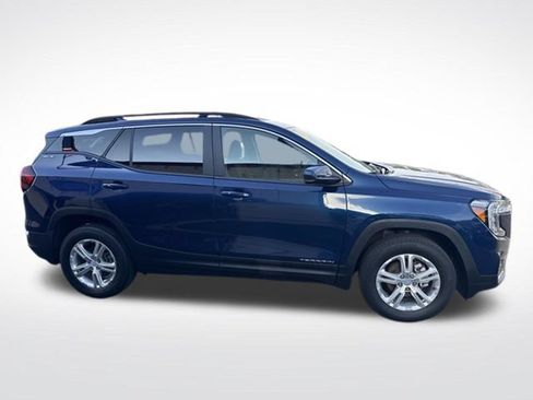 Used 2022 GMC Terrain SLE w/ Driver Convenience Package AWD/4WD image 2