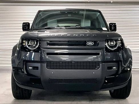 New 2026 Land Rover Defender 130 X-Dynamic SE image 2