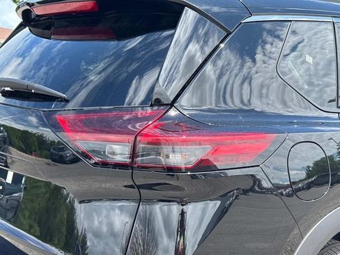 New 2026 Nissan Rogue SV FWD image 12