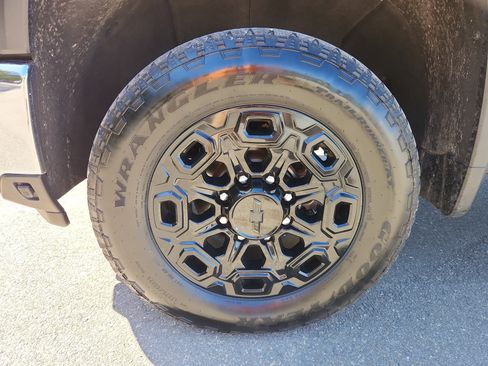 Used 2024 Chevrolet Silverado 2500 LTZ w/ LTZ Convenience Package image 47